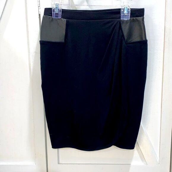 David Lerner Black Faux Leather Trim Skirt Size Small - Picture 3 of 12